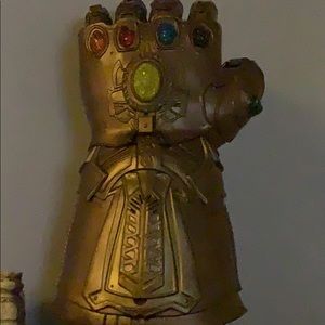Thanos infinity gauntlet